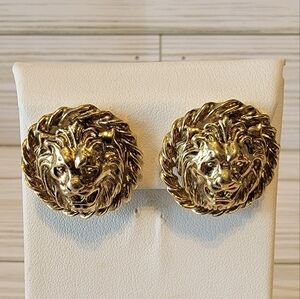 D11 Vintage Gold-tone Lion Clip-on Earrings